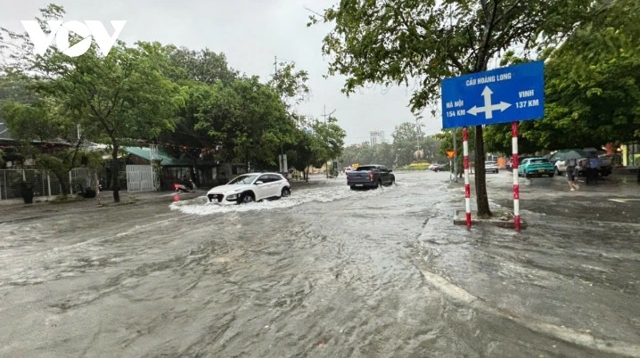 Typhoon Wipha nears northern coast between Hai Phong and Ninh Binh